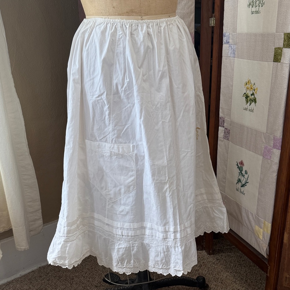 Vintage White Cotton Half Slip / Petticoat with Eyelet Hem – Elastic Waist